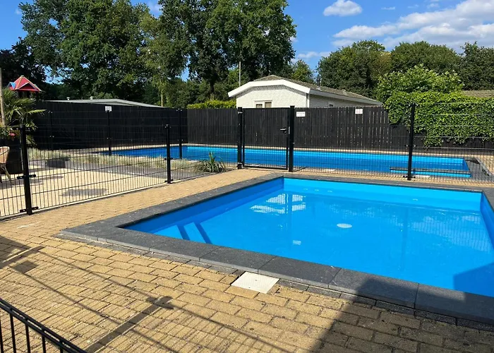 Rustiek Boschalet Sven Veluwe Met Omheinde Tuin